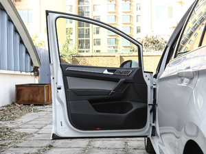 2019280TSI Ԅ VI {λ܇T