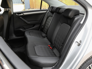 2019款梦想版 1.5L 手动舒适型 后排座椅
