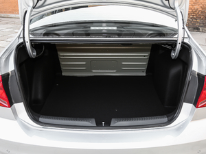 2019款梦想版 1.5L 手动舒适型 行李厢空间