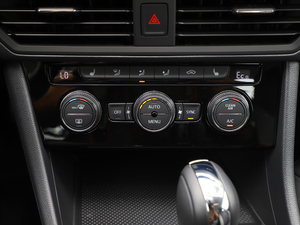 2020���� Pro ���{�{��