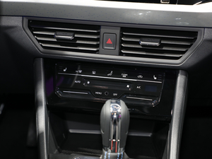 2020���� Pro ���{�{��