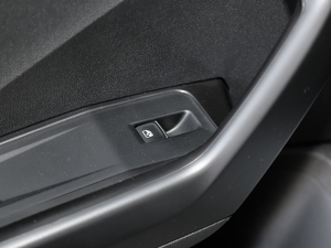 2019230TSI R-Line VI g