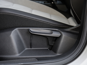 2019230TSI R-Line VI {{(dio)(ji)