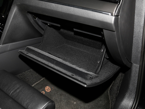 2020款330TSI DSG领先型 手套箱