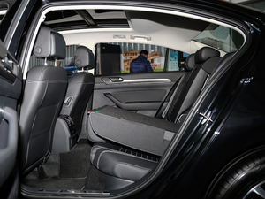 2020款330TSI DSG领先型 后排座椅放倒