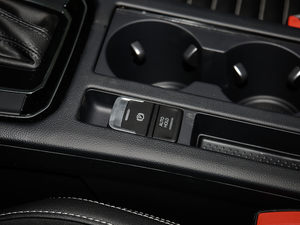 2020款330TSI DSG领先型 驻车制动器