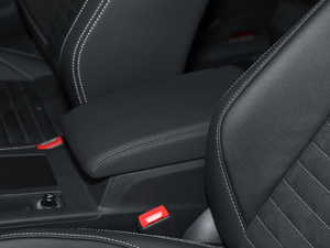 2020款330TSI DSG豪华型 中央扶手箱