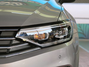 2020款280TSI DSG舒适型 大灯