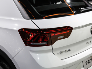 2020280TSI DSGR-Line Pro ^