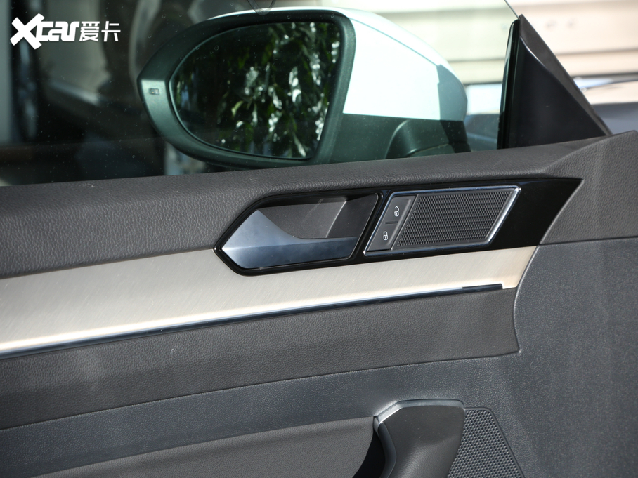 2020CC 330TSI A V