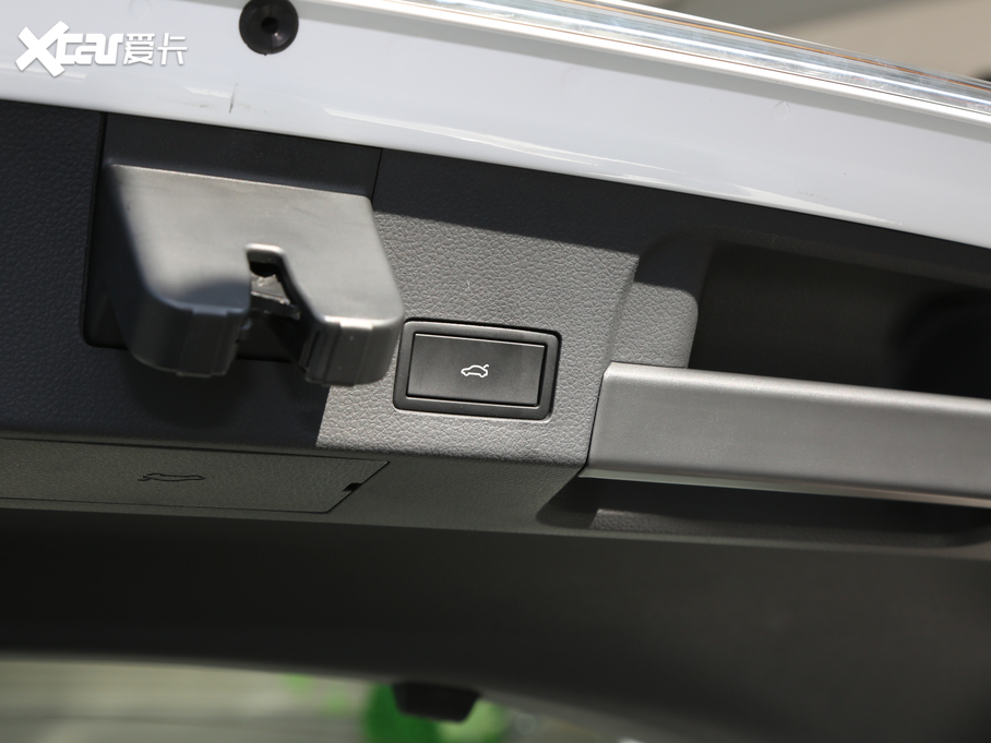 2020CC 330TSI A V