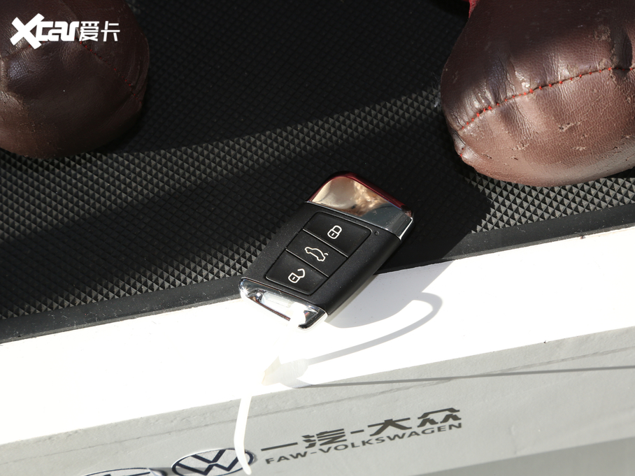 2020CC 330TSI A V