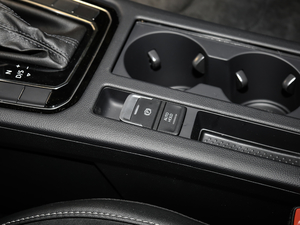 2020款330TSI 华颜版 国VI 驻车制动器