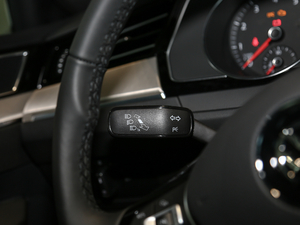 2020款330TSI 华颜版 国VI 中控区