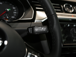 2020款330TSI 华颜版 国VI 中控区