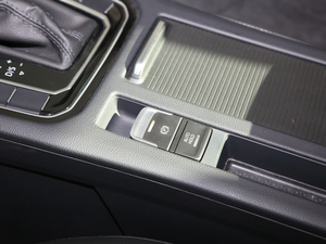 2020款330TSI 华颜版 国V 驻车制动器
