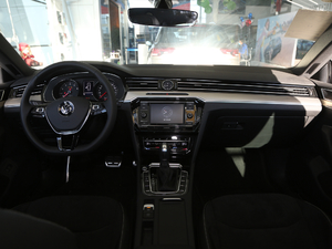 2020款330TSI 华颜版 国V 内饰全景
