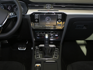 2020款330TSI 华颜版 国V 中控台
