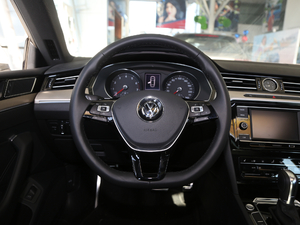 2020款330TSI 华颜版 国V 方向盘