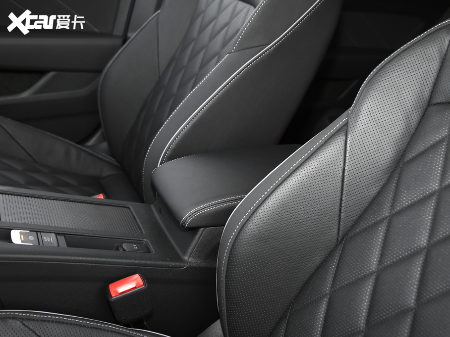 2021һ-CCCb܇ 380TSI CL