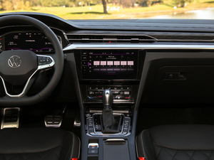2021款380TSI 猎风版 中控台