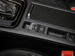 2021款330TSI 猎目版 驻车制动器