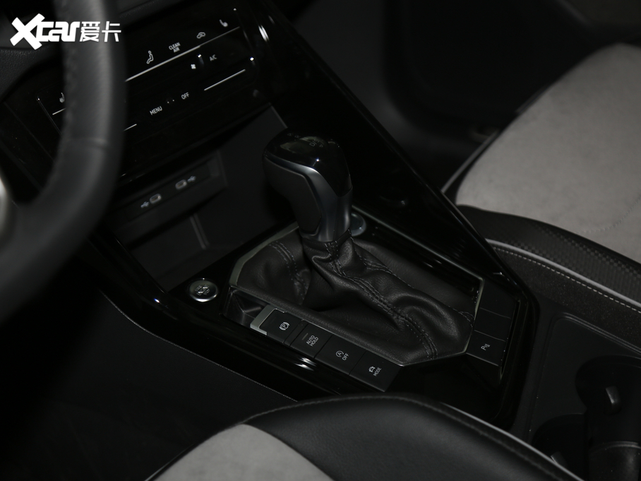 2020̽X 330TSI (q)F(lin)