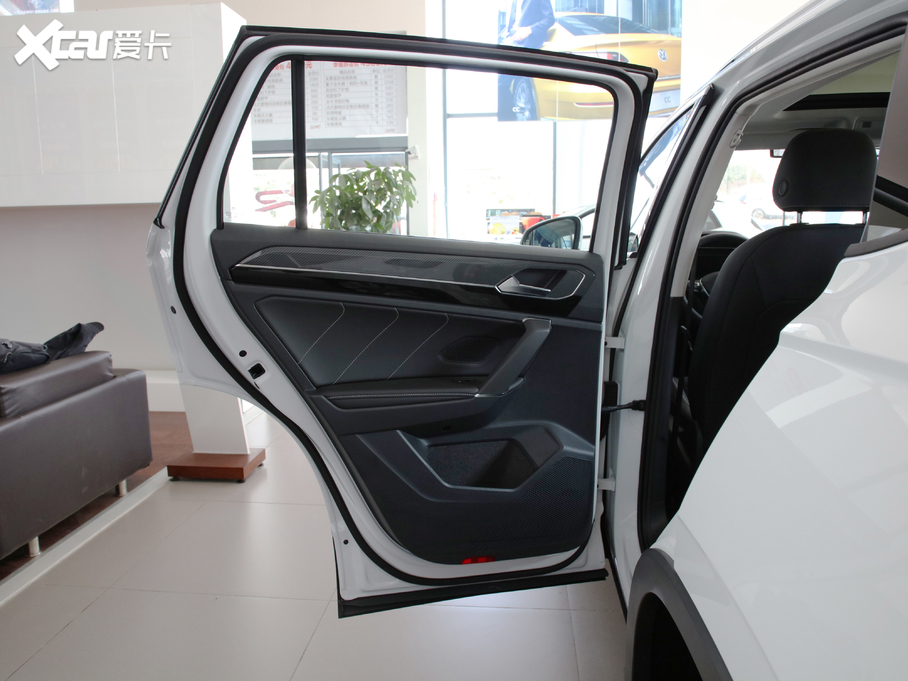 2020̽ 330TSI APro