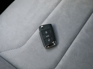 2020380TSI R-Line ܇耳