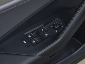 2020款200TSI DSG舒适型 国VI 主驾车窗控制区	