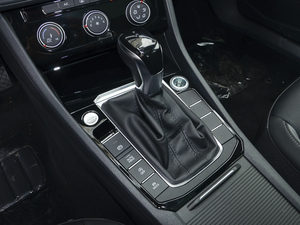 2020款200TSI DSG舒适型 国VI 换挡杆