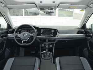 2020款200TSI DSG舒适型 国VI 内饰全景