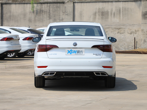 2020款280TSI DSG R-Line 国VI 正后	