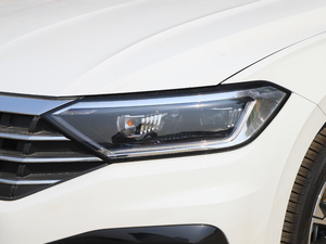 2020280TSI DSG R-Line VI ^