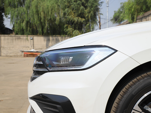 2020280TSI DSG R-Line VI ^