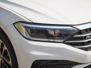 2020280TSI DSG R-Line VI ^