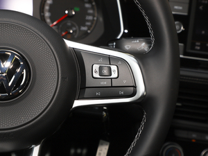 2020280TSI DSG R-Line VI п؅^