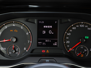 2020280TSI DSG R-Line VI п؅^