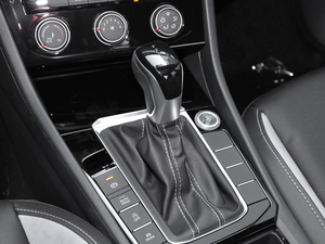 2020款280TSI DSG R-Line 国VI 换挡杆