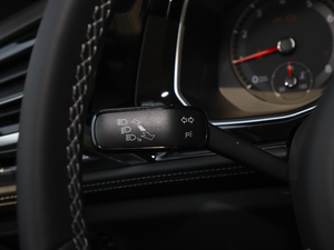 2020280TSI DSG R-Line VI п؅^