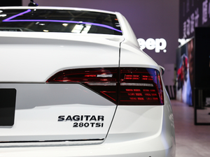 2020款280TSI DSG豪华型 国VI 尾灯