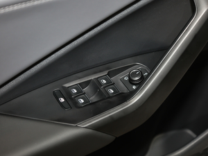2020款280TSI DSG豪华型 国VI 主驾车窗控制区	