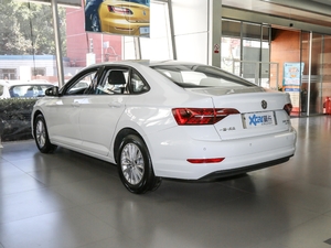 2020款200TSI 手动舒适型 国VI 左后45度