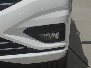 2020款280TSI DSG舒适型 国VI 前雾灯
