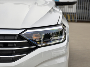 2020款200TSI DSG舒适型 国V 大灯