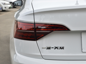 2020200TSI DSGm (gu)V (x)(ji)^