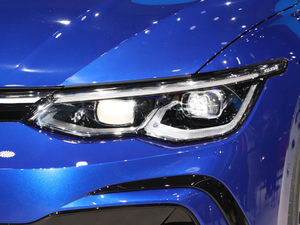 2021280TSI DSG R-Line ^