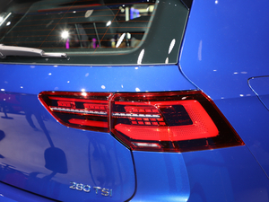 2021280TSI DSG R-Line ^