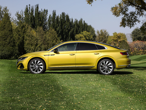 2021款380TSI 耀目版 正侧（左）