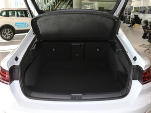 2021款330TSI 上市特别版 行李厢空间